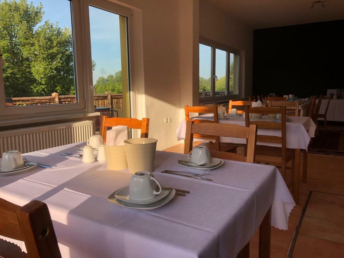 Riverside Inn Oderberg Экстерьер фото